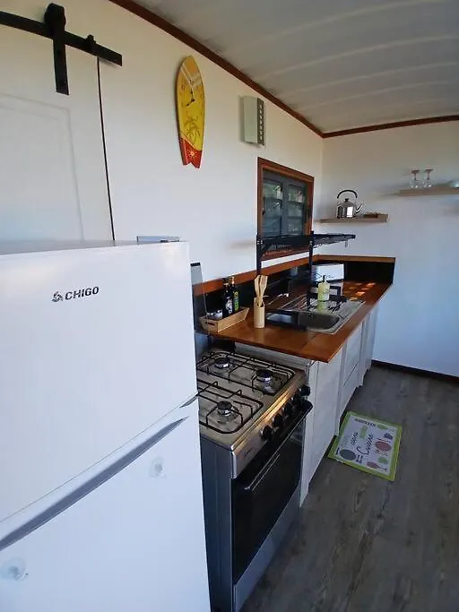 Villa Fare Ohiti, Face Au Spot De Surf De Haapiti Hébergement de vacances