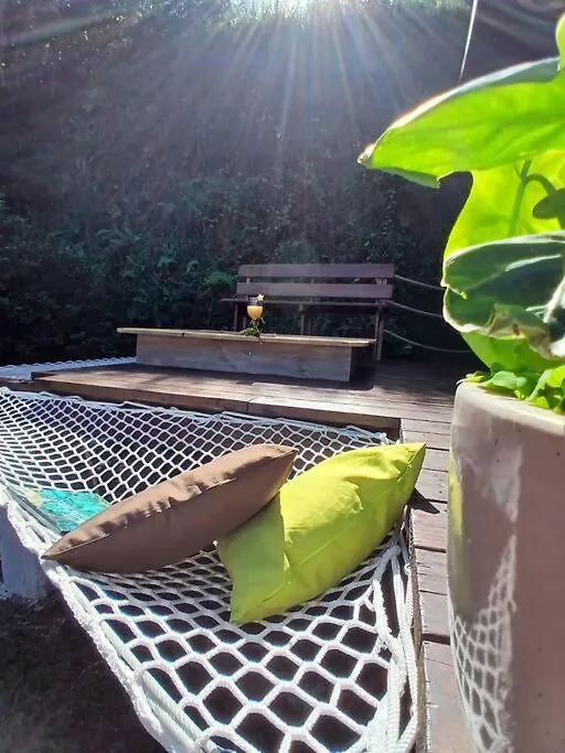 Villa Fare Ohiti, Face Au Spot De Surf De Haapiti Hébergement de vacances